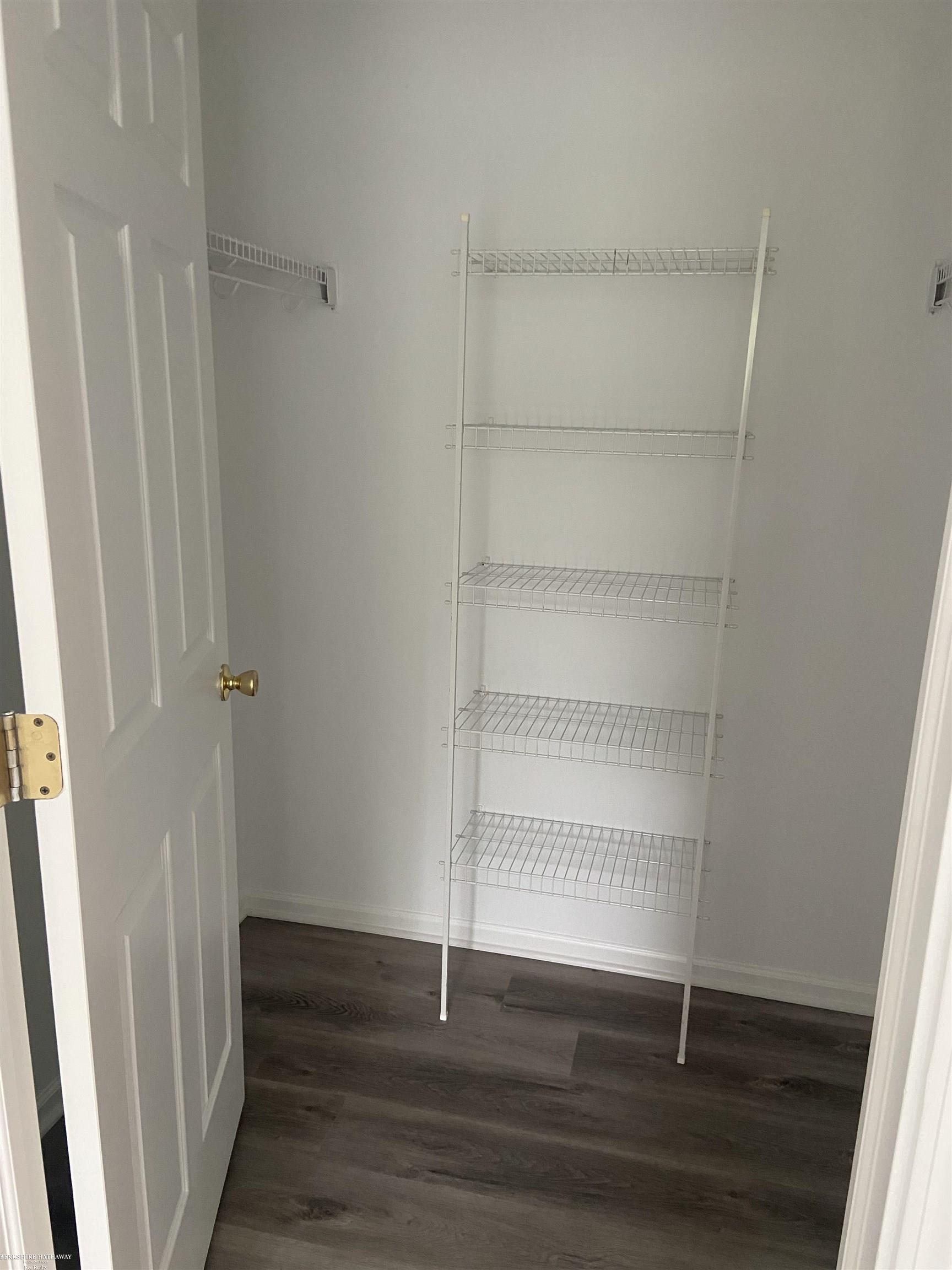 Sterling Heights, Michigan 48314, United States, 2 Bedrooms Bedrooms, ,2 BathroomsBathrooms,Residential,Pending,167683