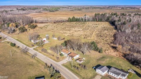 A home in Houghton Lake