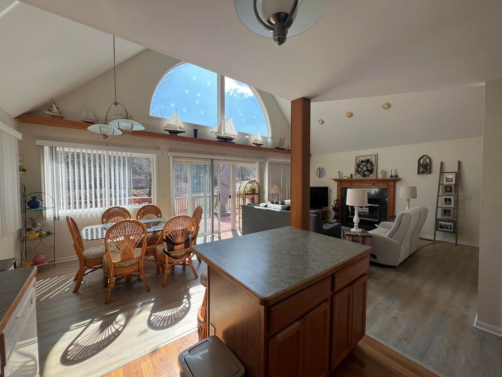 listing image 82
