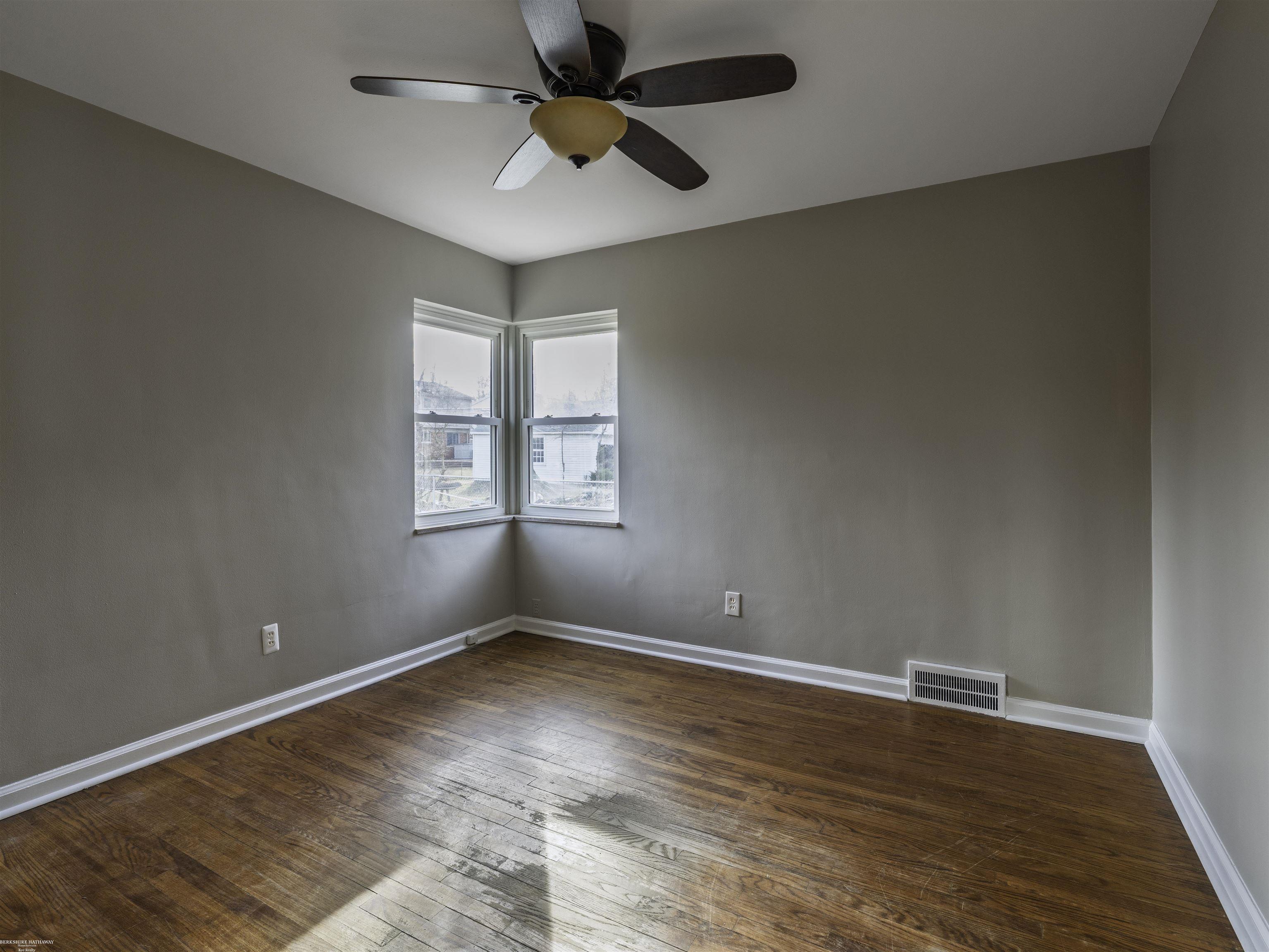 Grosse Pointe Woods, Michigan 48236, United States, 2 Bedrooms Bedrooms, ,1 BathroomBathrooms,Residential,Active,89280