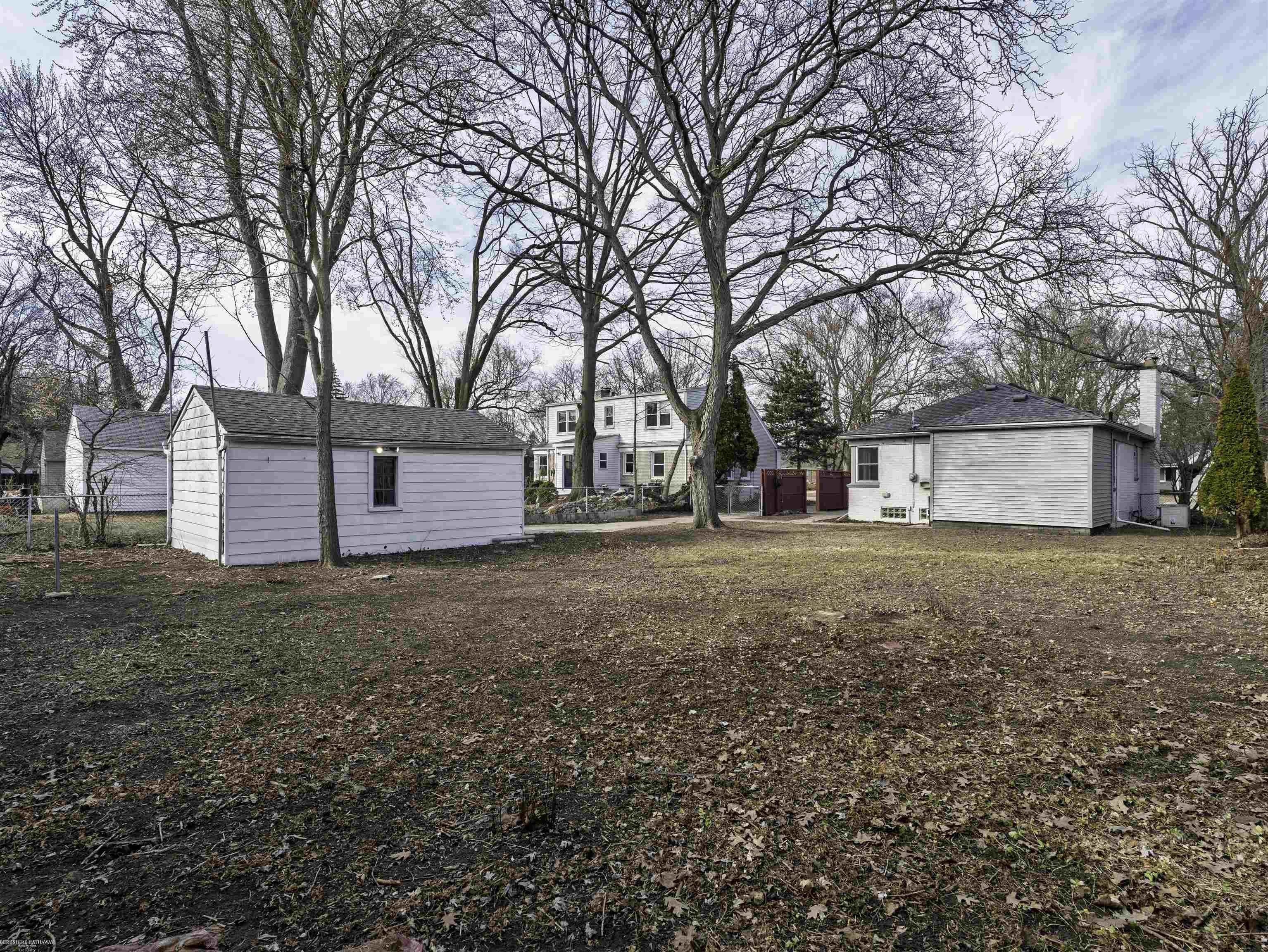 Grosse Pointe Woods, Michigan 48236, United States, 2 Bedrooms Bedrooms, ,1 BathroomBathrooms,Residential,Active,89280