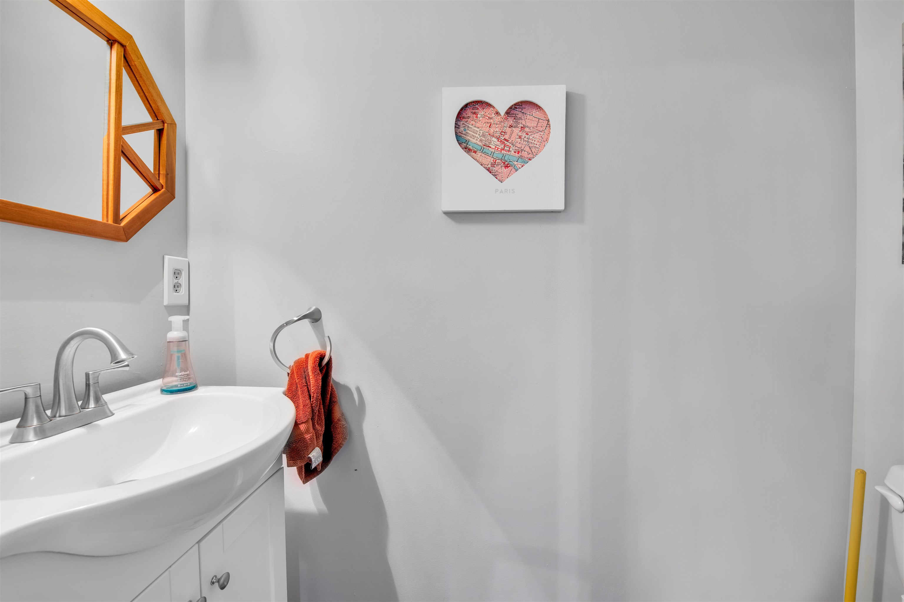 Chesterfield, Michigan 48047, United States, 3 Bedrooms Bedrooms, ,3 BathroomsBathrooms,Residential,Pending,148947