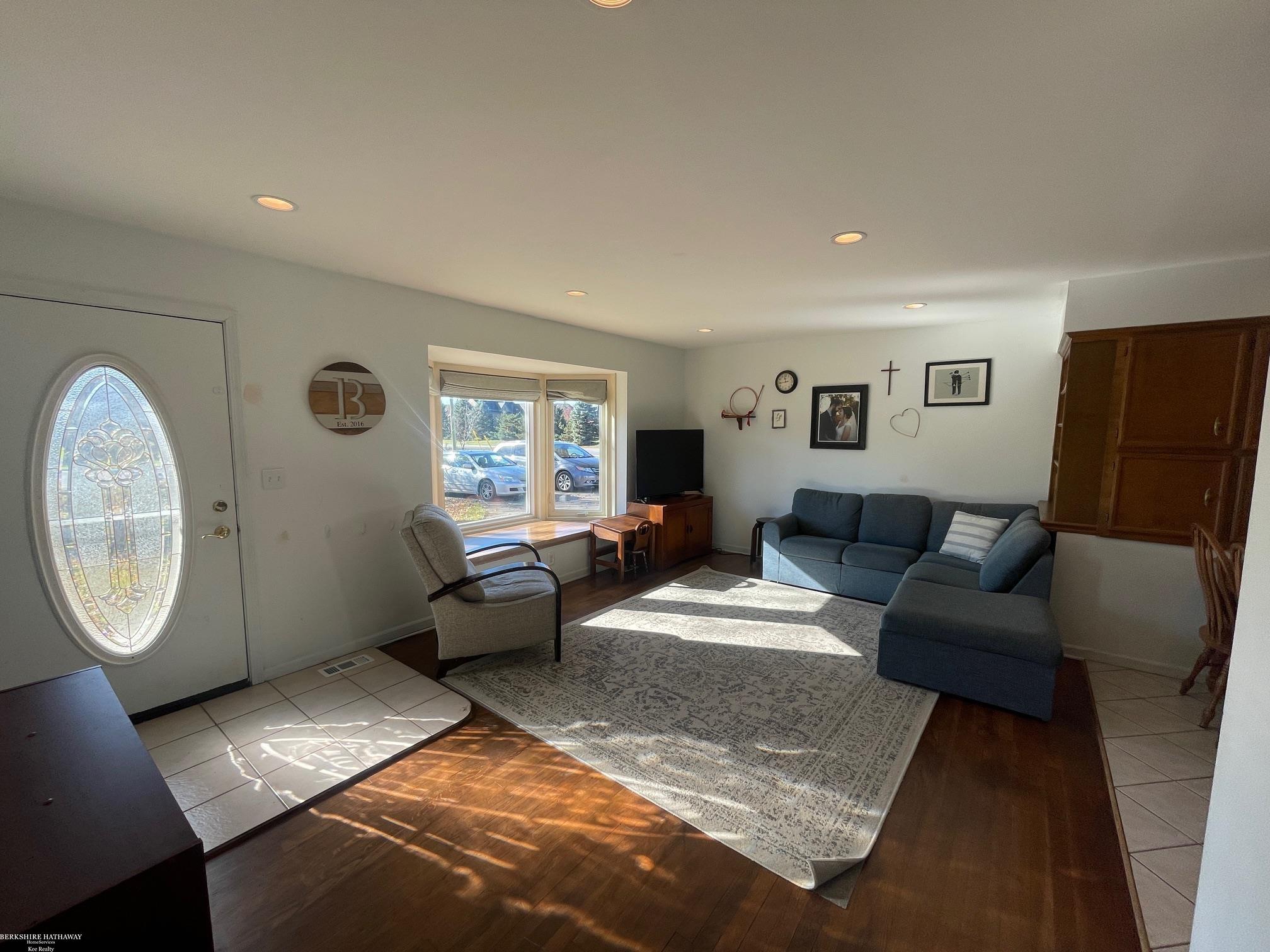 Washington, Michigan 48094, United States, 3 Bedrooms Bedrooms, ,1 BathroomBathrooms,Residential,Pending,116998