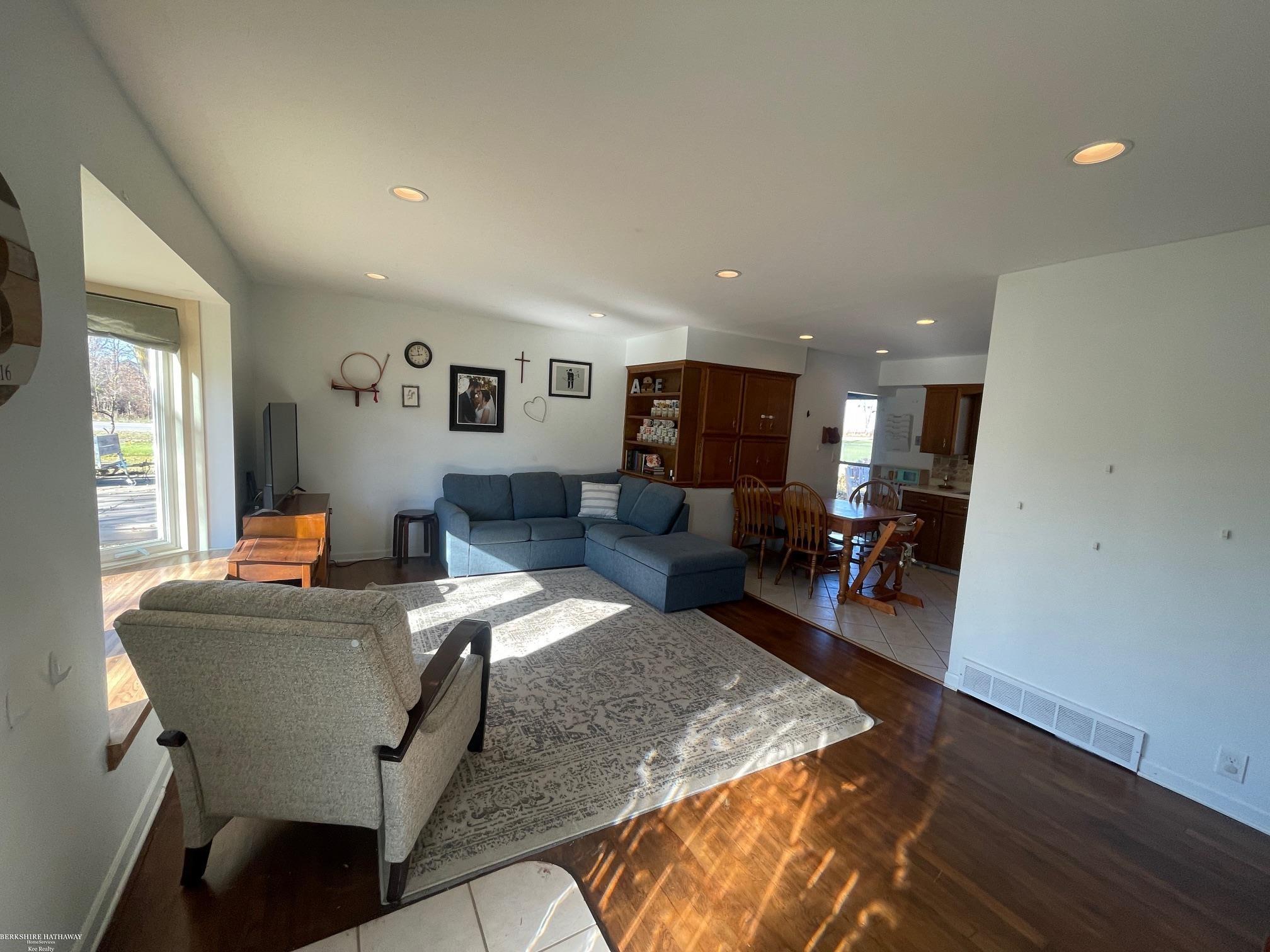 Washington, Michigan 48094, United States, 3 Bedrooms Bedrooms, ,1 BathroomBathrooms,Residential,Pending,116998