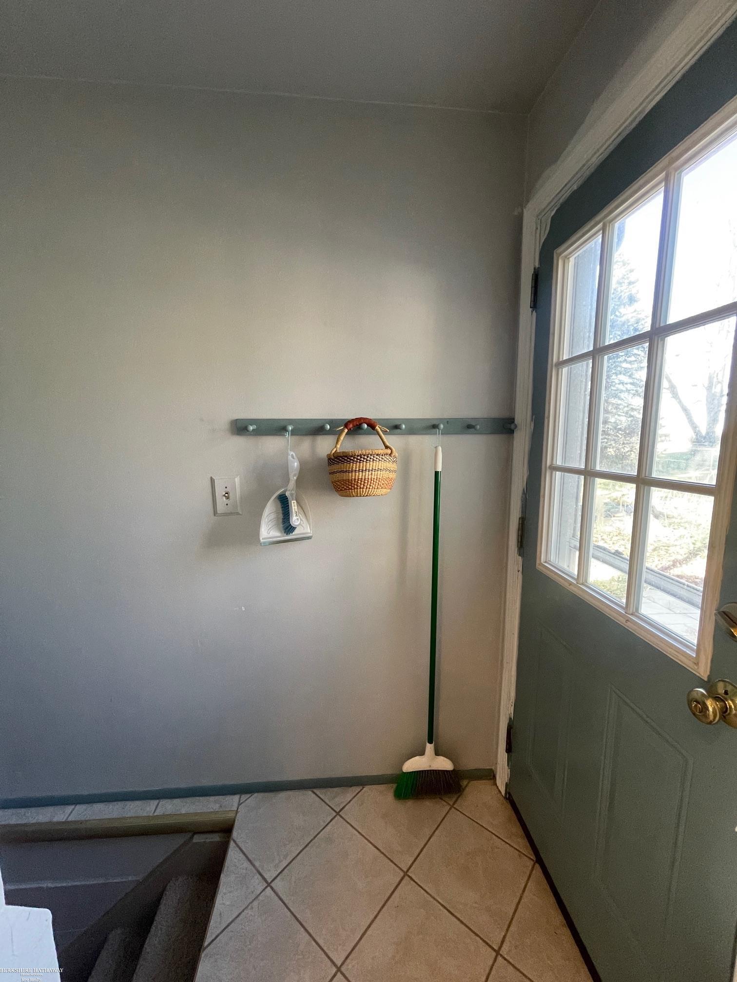 Washington, Michigan 48094, United States, 3 Bedrooms Bedrooms, ,1 BathroomBathrooms,Residential,Pending,116998