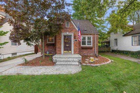 A home in Grosse Pointe Woods