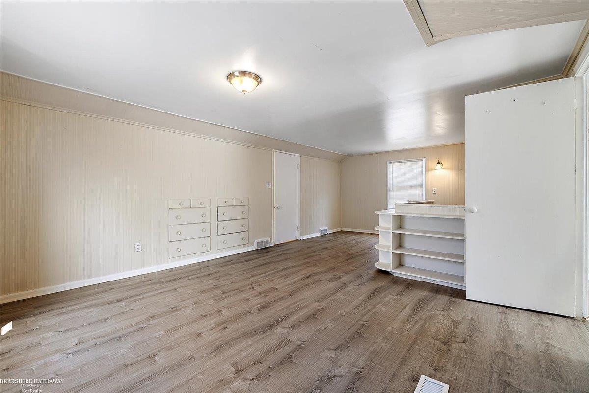 Detroit, Michigan 48221, United States, 3 Bedrooms Bedrooms, ,2 BathroomsBathrooms,Residential,Pending,181834