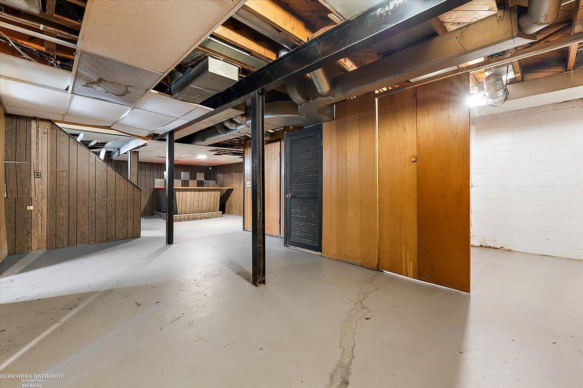 Detroit, Michigan 48221, United States, 3 Bedrooms Bedrooms, ,2 BathroomsBathrooms,Residential,Pending,181834