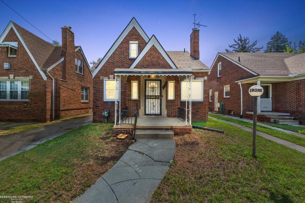 Detroit, Michigan 48221, United States, 3 Bedrooms Bedrooms, ,2 BathroomsBathrooms,Residential,Pending,181834