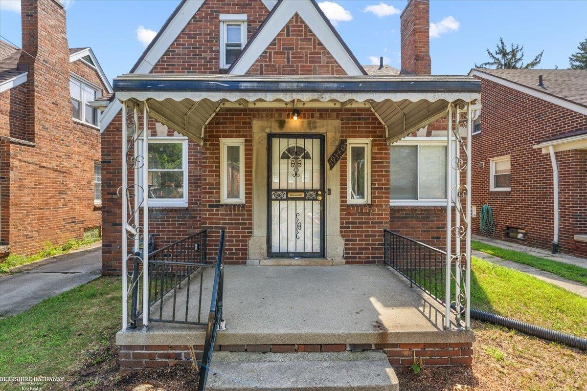 Detroit, Michigan 48221, United States, 3 Bedrooms Bedrooms, ,2 BathroomsBathrooms,Residential,Pending,181834