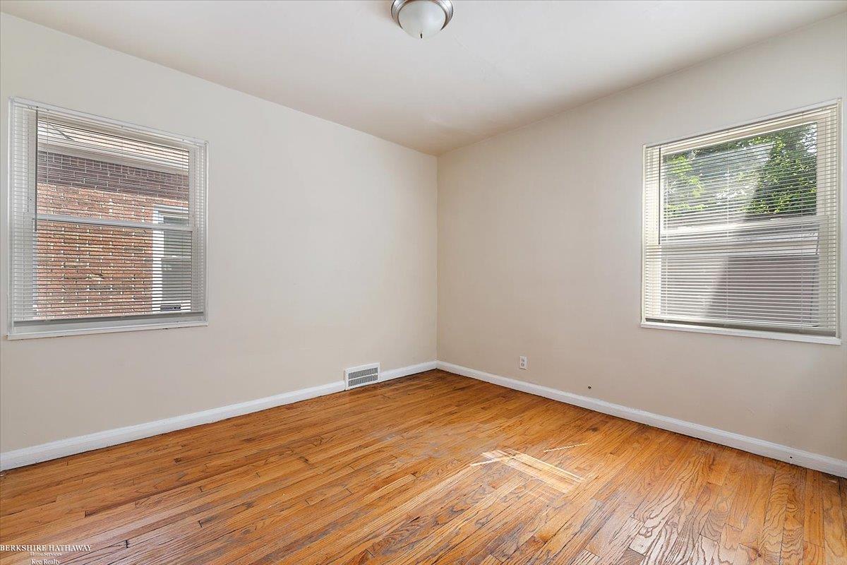 Detroit, Michigan 48221, United States, 3 Bedrooms Bedrooms, ,2 BathroomsBathrooms,Residential,Pending,181834