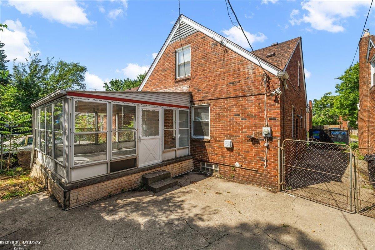 Detroit, Michigan 48221, United States, 3 Bedrooms Bedrooms, ,2 BathroomsBathrooms,Residential,Pending,181834