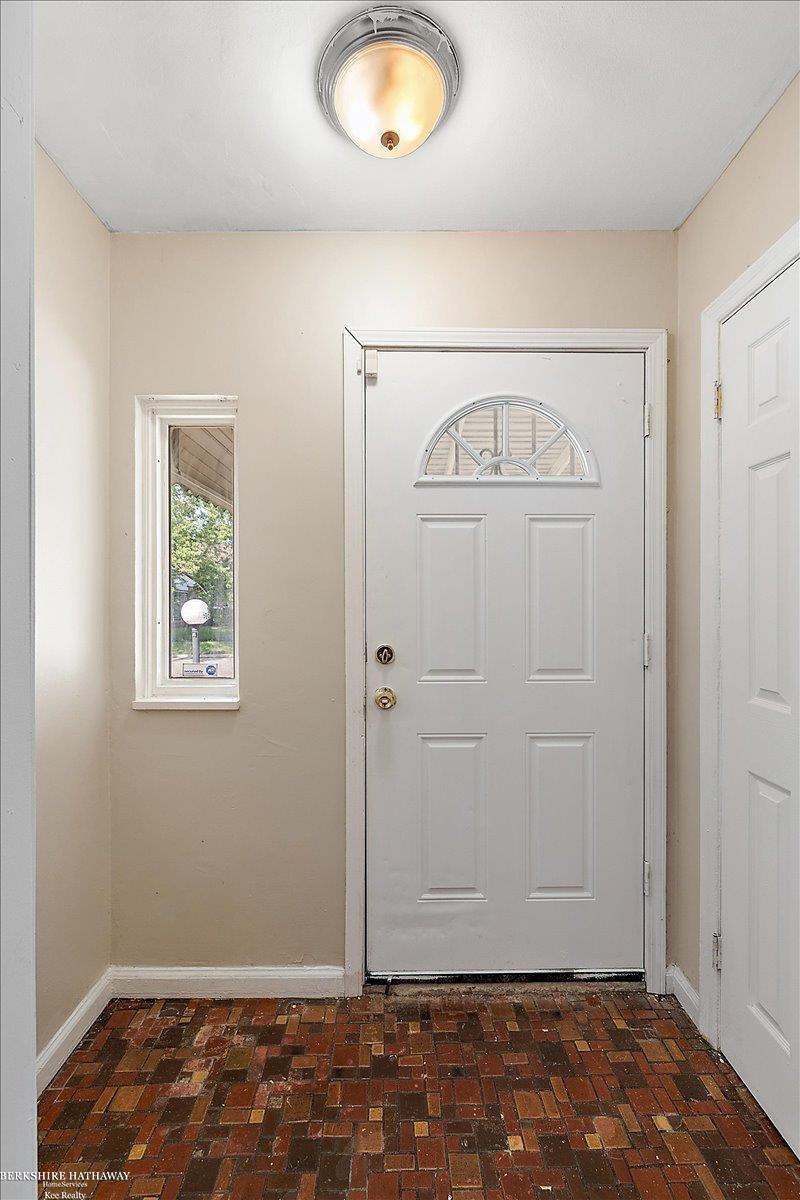 Detroit, Michigan 48221, United States, 3 Bedrooms Bedrooms, ,2 BathroomsBathrooms,Residential,Pending,181834