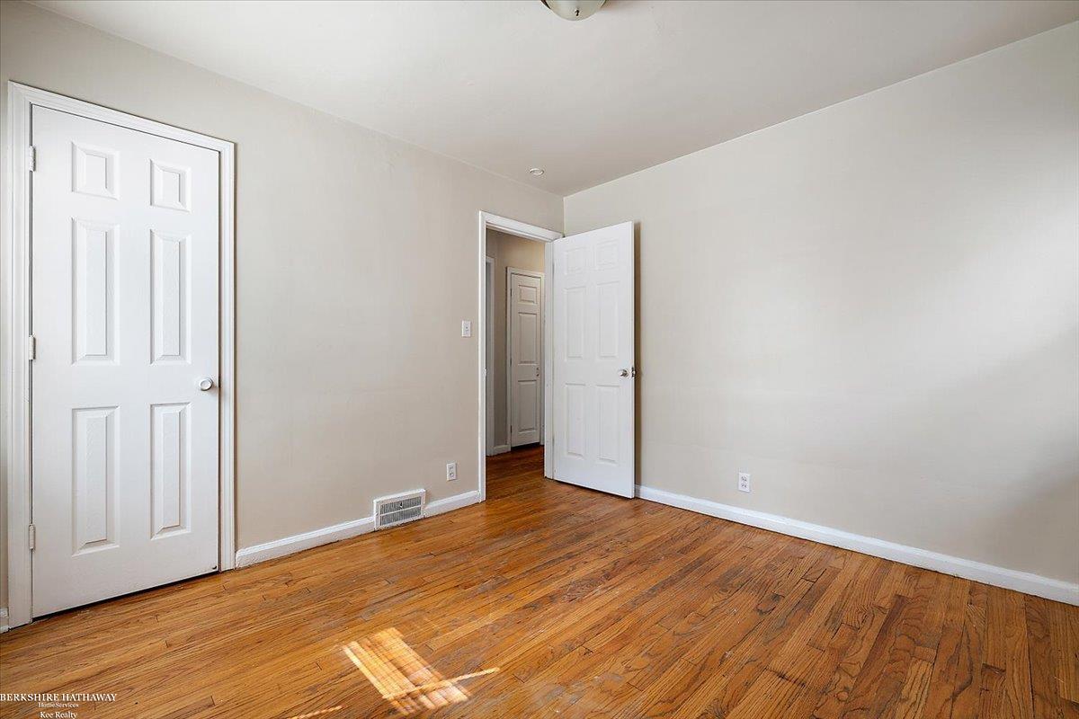 Detroit, Michigan 48221, United States, 3 Bedrooms Bedrooms, ,2 BathroomsBathrooms,Residential,Pending,181834