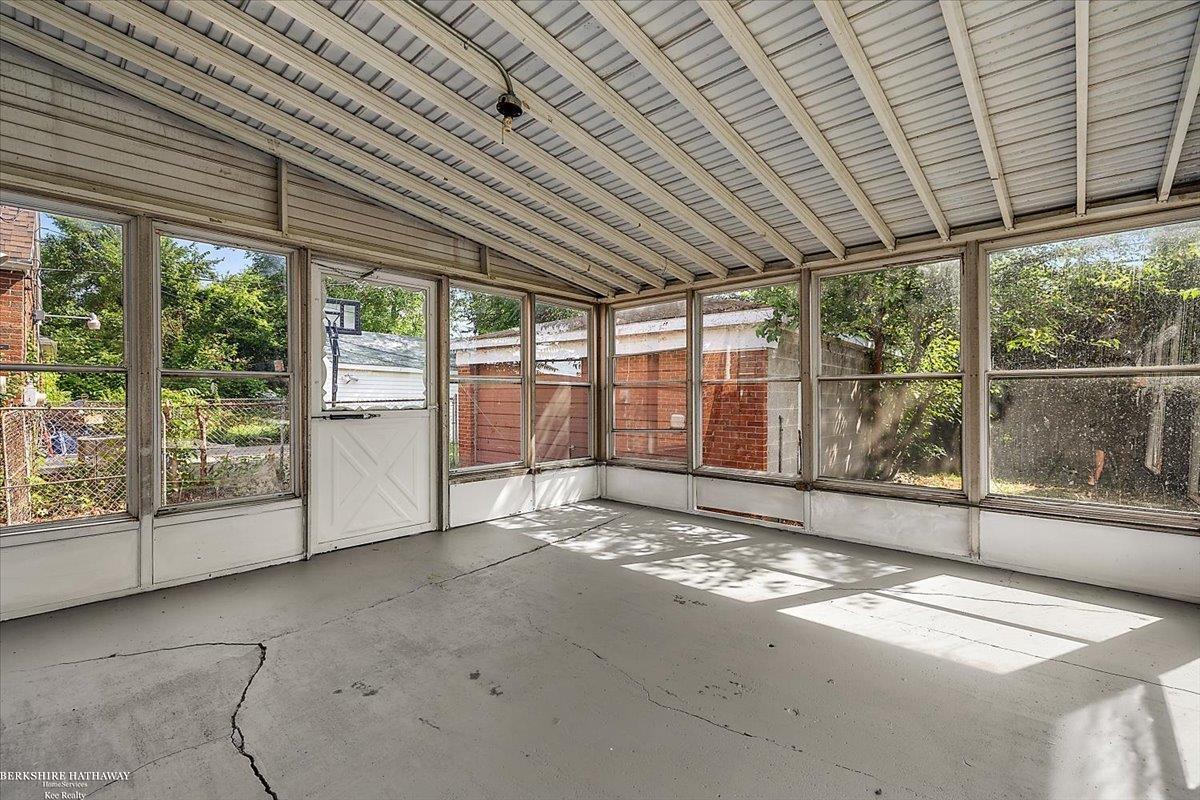 Detroit, Michigan 48221, United States, 3 Bedrooms Bedrooms, ,2 BathroomsBathrooms,Residential,Pending,181834