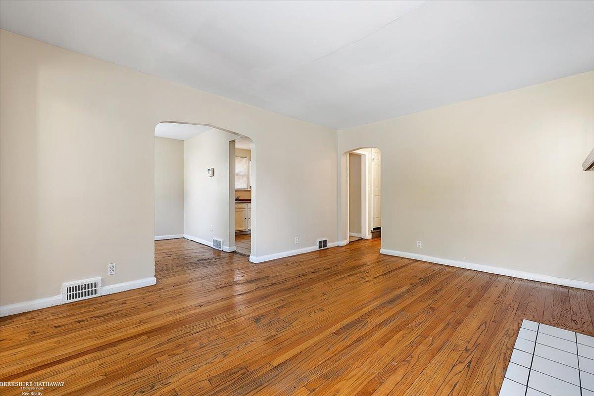 Detroit, Michigan 48221, United States, 3 Bedrooms Bedrooms, ,2 BathroomsBathrooms,Residential,Pending,181834