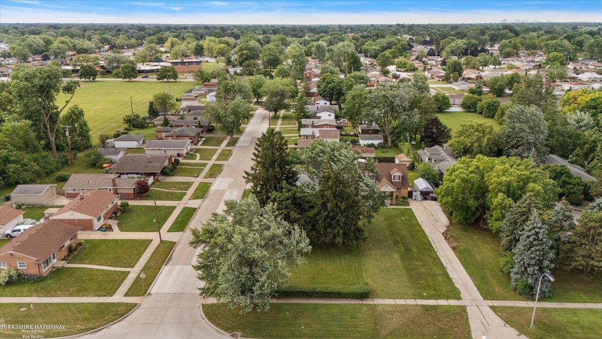 Roseville, Michigan 48066, United States, 3 Bedrooms Bedrooms, ,2 BathroomsBathrooms,Residential,Active,175214