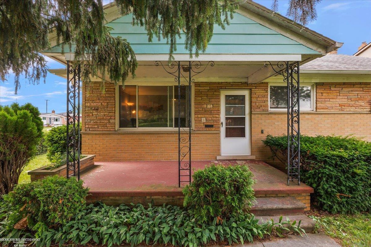 Roseville, Michigan 48066, United States, 3 Bedrooms Bedrooms, ,2 BathroomsBathrooms,Residential,Active,175214