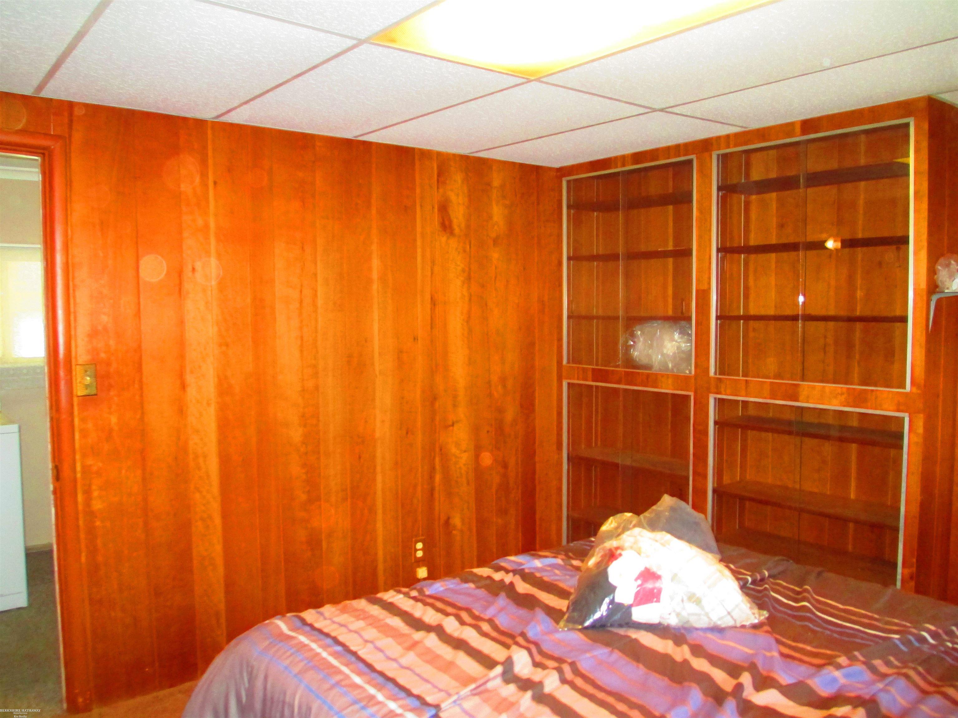 Owosso, Michigan 48867, United States, 4 Bedrooms Bedrooms, ,2 BathroomsBathrooms,Residential,Active,114600