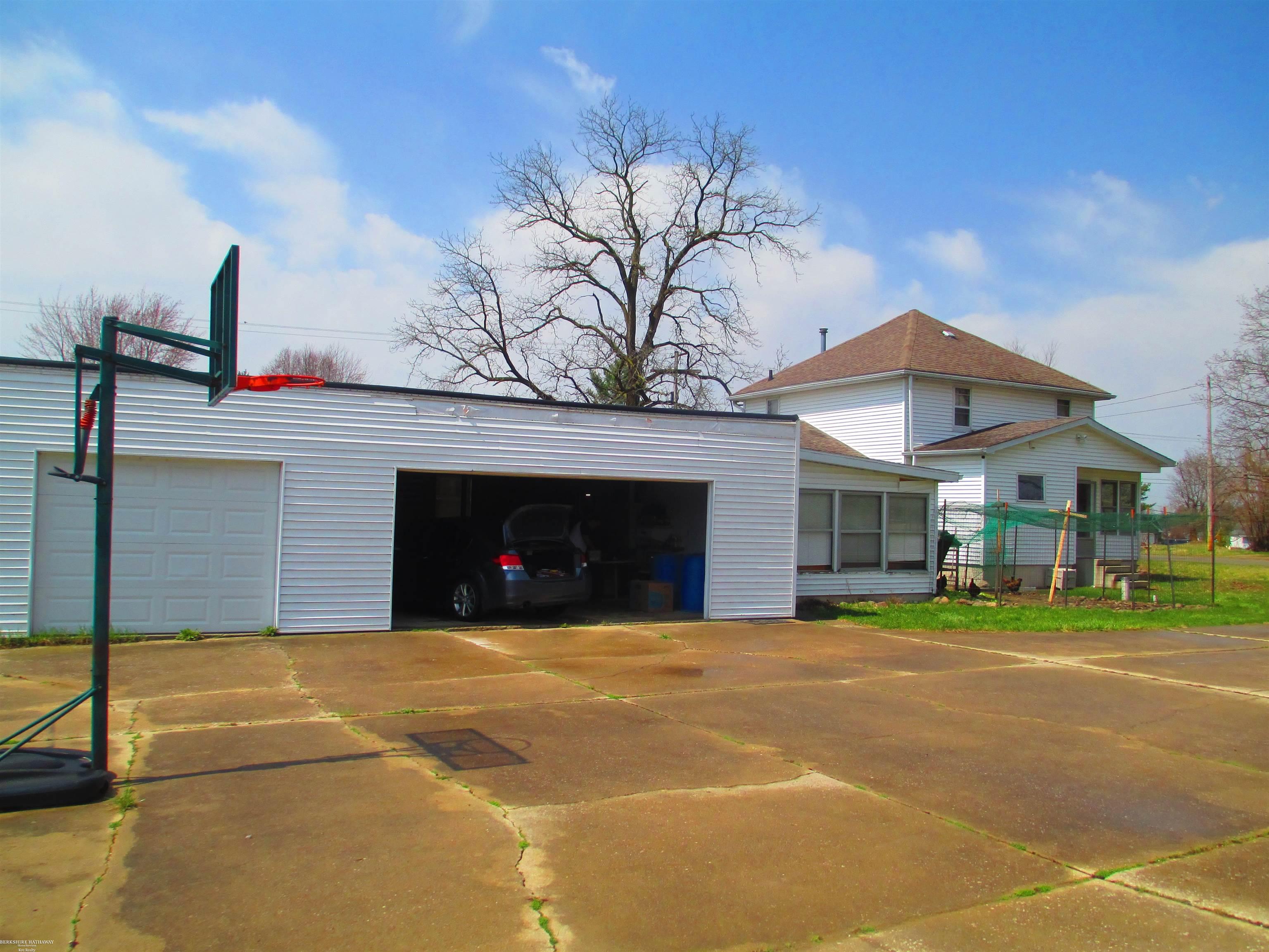 Owosso, Michigan 48867, United States, 4 Bedrooms Bedrooms, ,2 BathroomsBathrooms,Residential,Active,114600