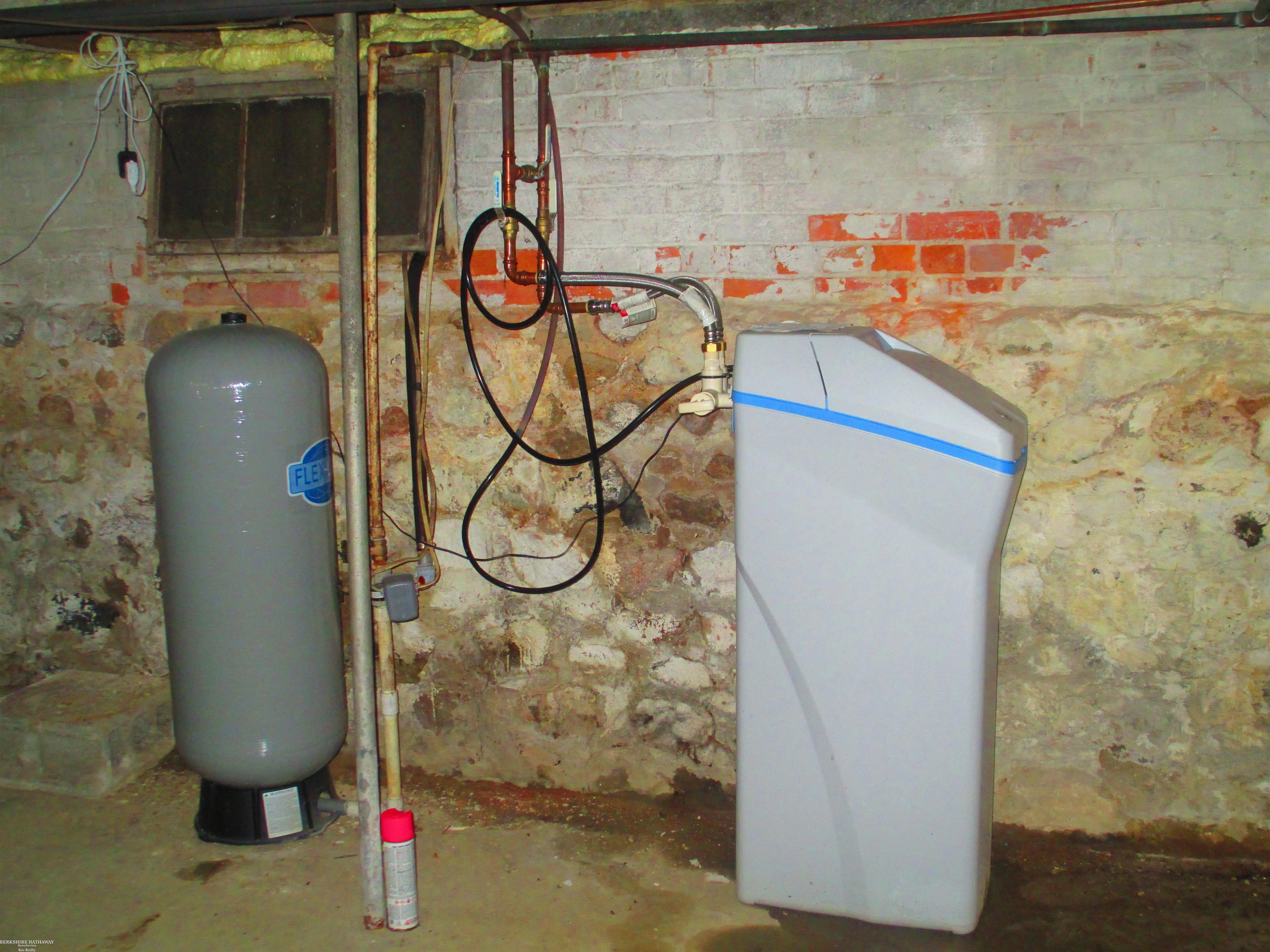 Owosso, Michigan 48867, United States, 4 Bedrooms Bedrooms, ,2 BathroomsBathrooms,Residential,Active,114600