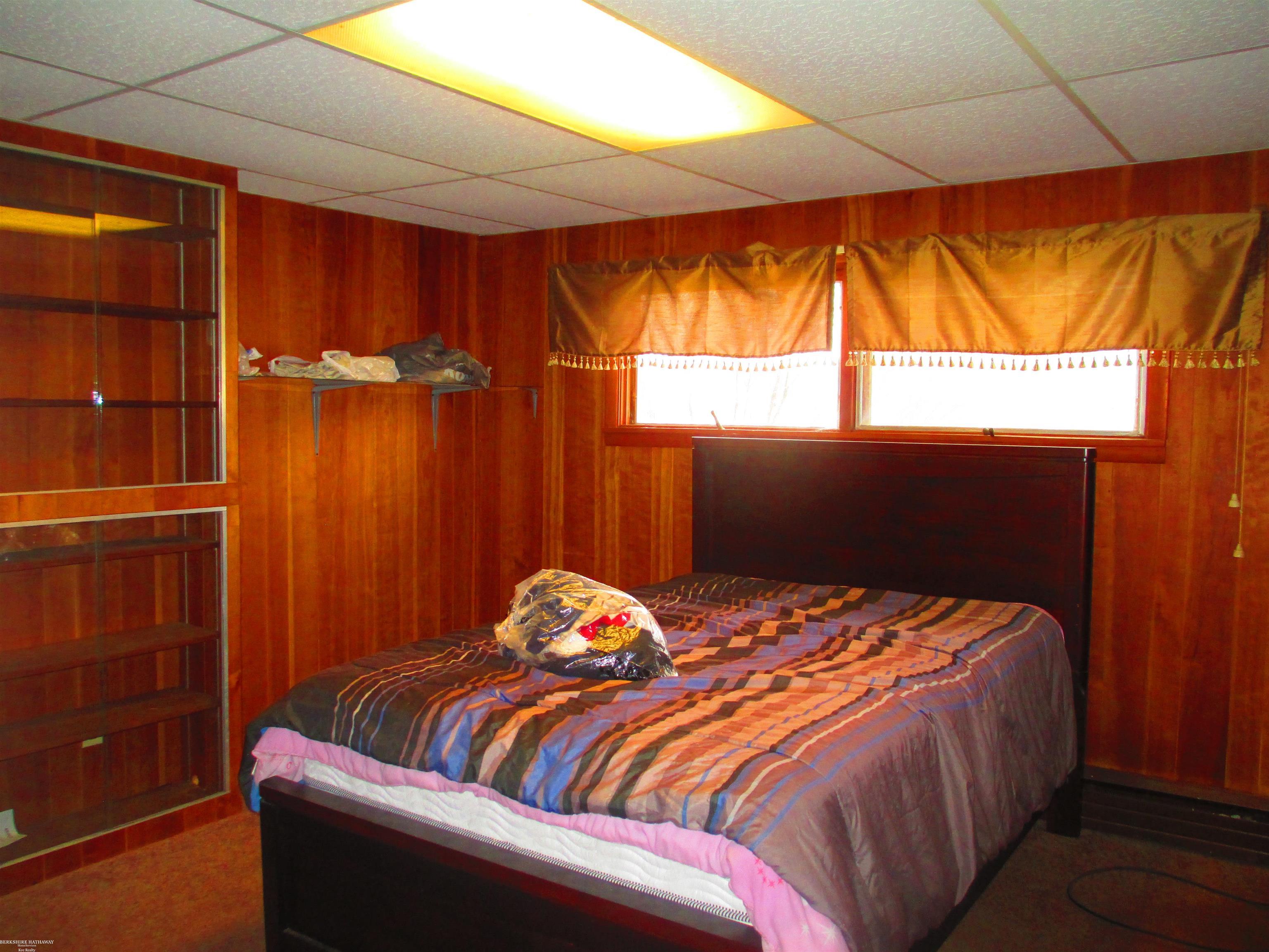 Owosso, Michigan 48867, United States, 4 Bedrooms Bedrooms, ,2 BathroomsBathrooms,Residential,Active,114600