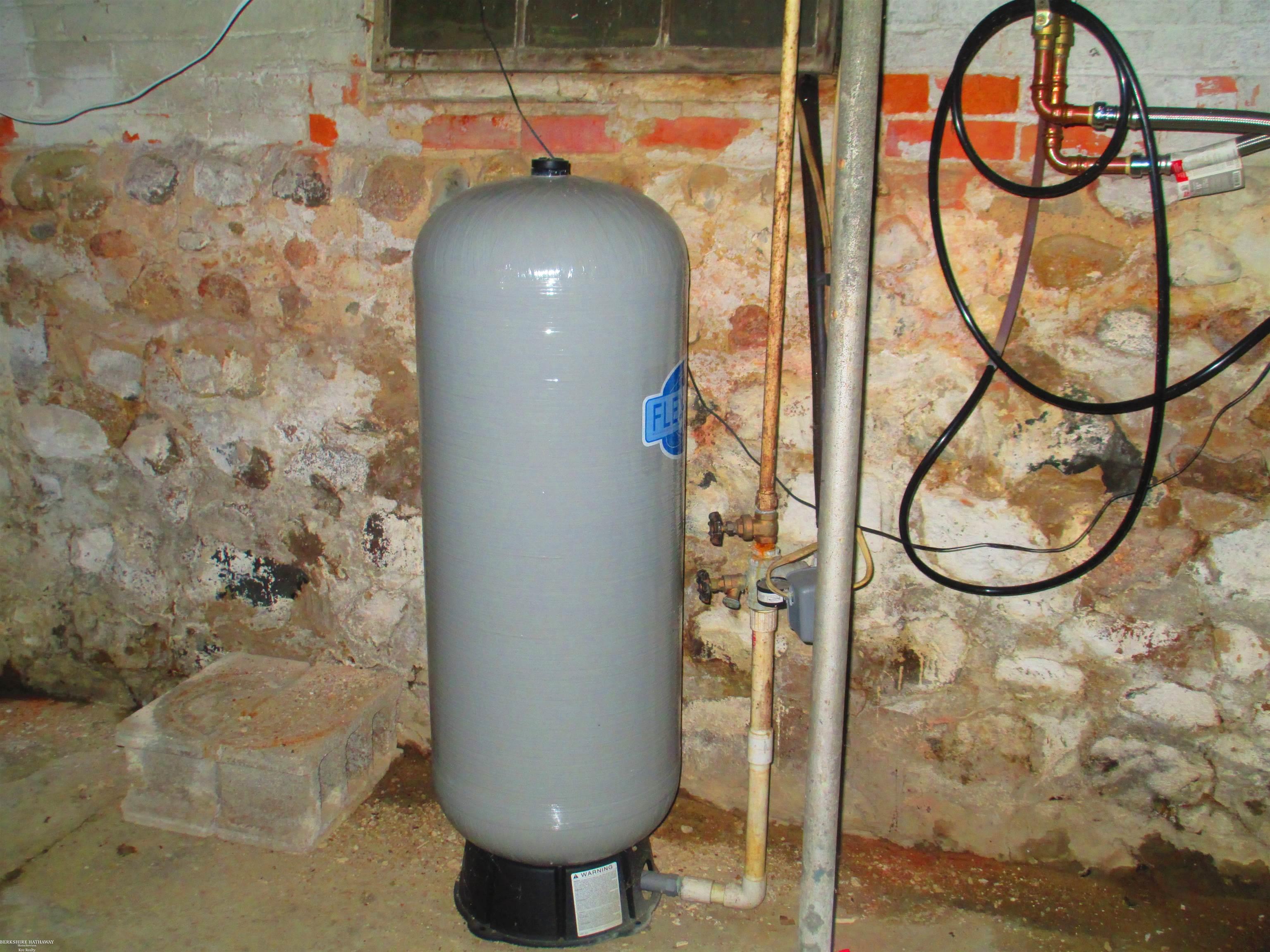 Owosso, Michigan 48867, United States, 4 Bedrooms Bedrooms, ,2 BathroomsBathrooms,Residential,Active,114600