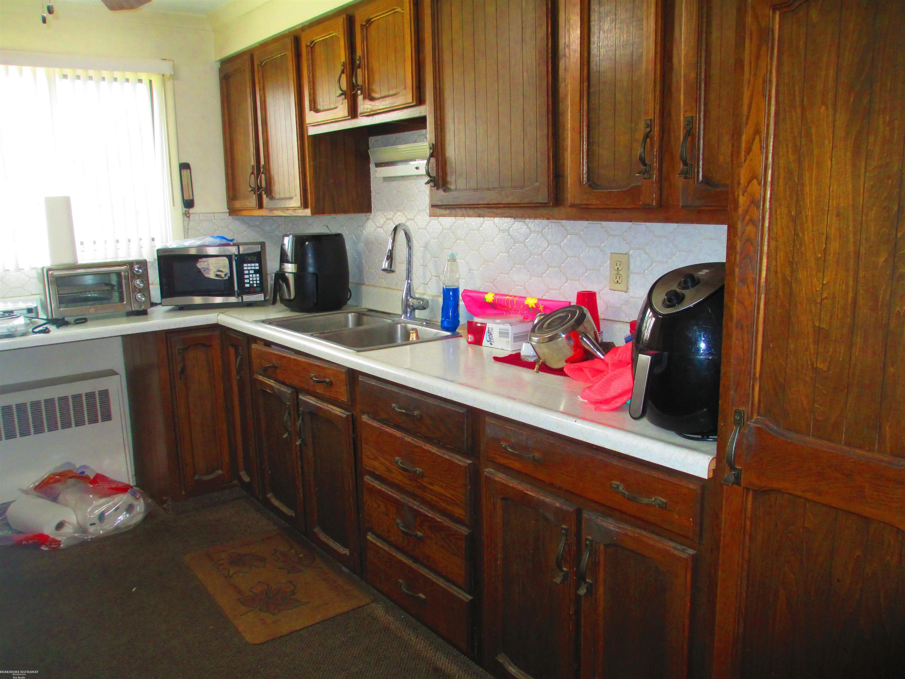 Owosso, Michigan 48867, United States, 4 Bedrooms Bedrooms, ,2 BathroomsBathrooms,Residential,Active,114600