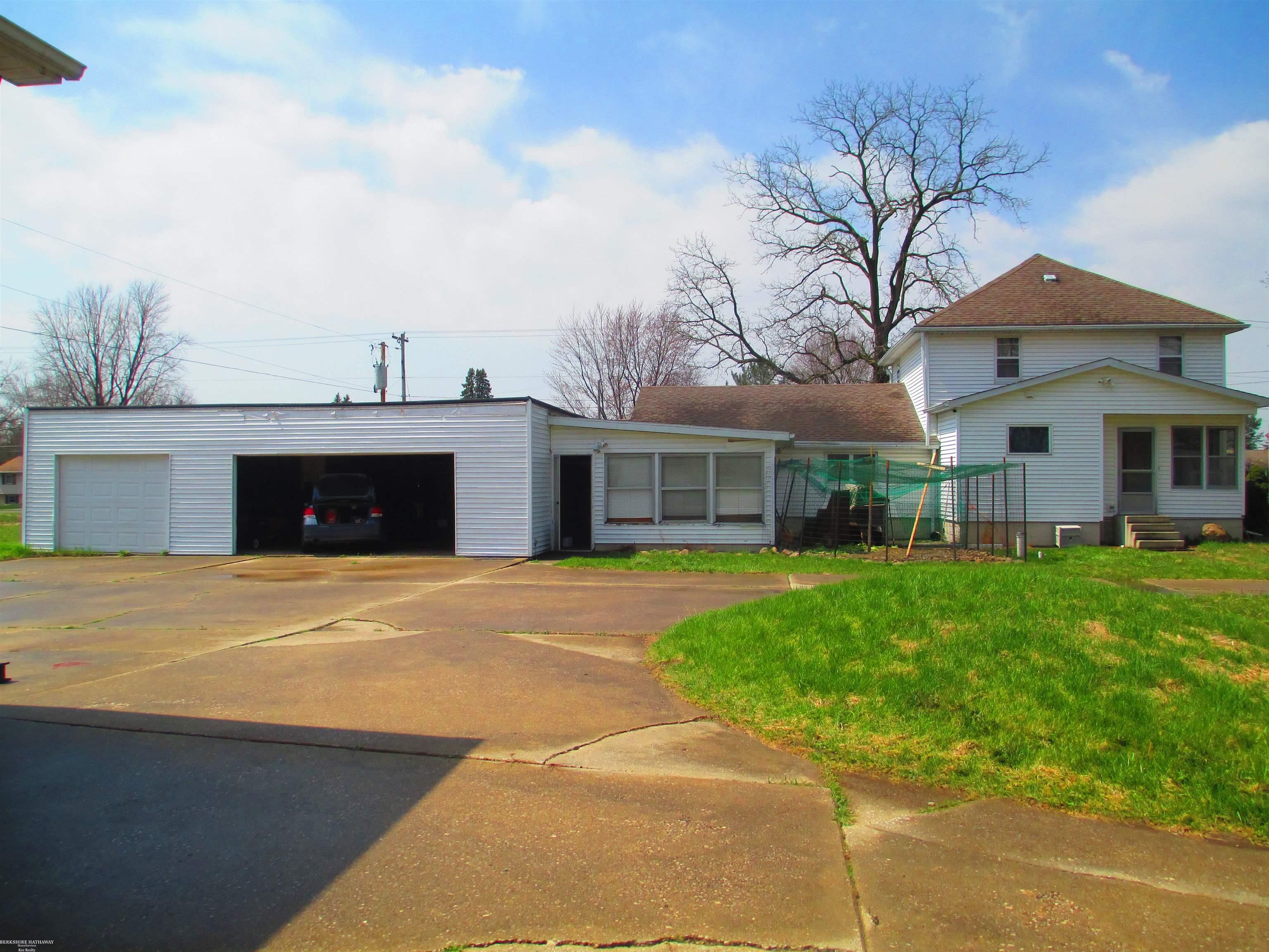 Owosso, Michigan 48867, United States, 4 Bedrooms Bedrooms, ,2 BathroomsBathrooms,Residential,Active,114600