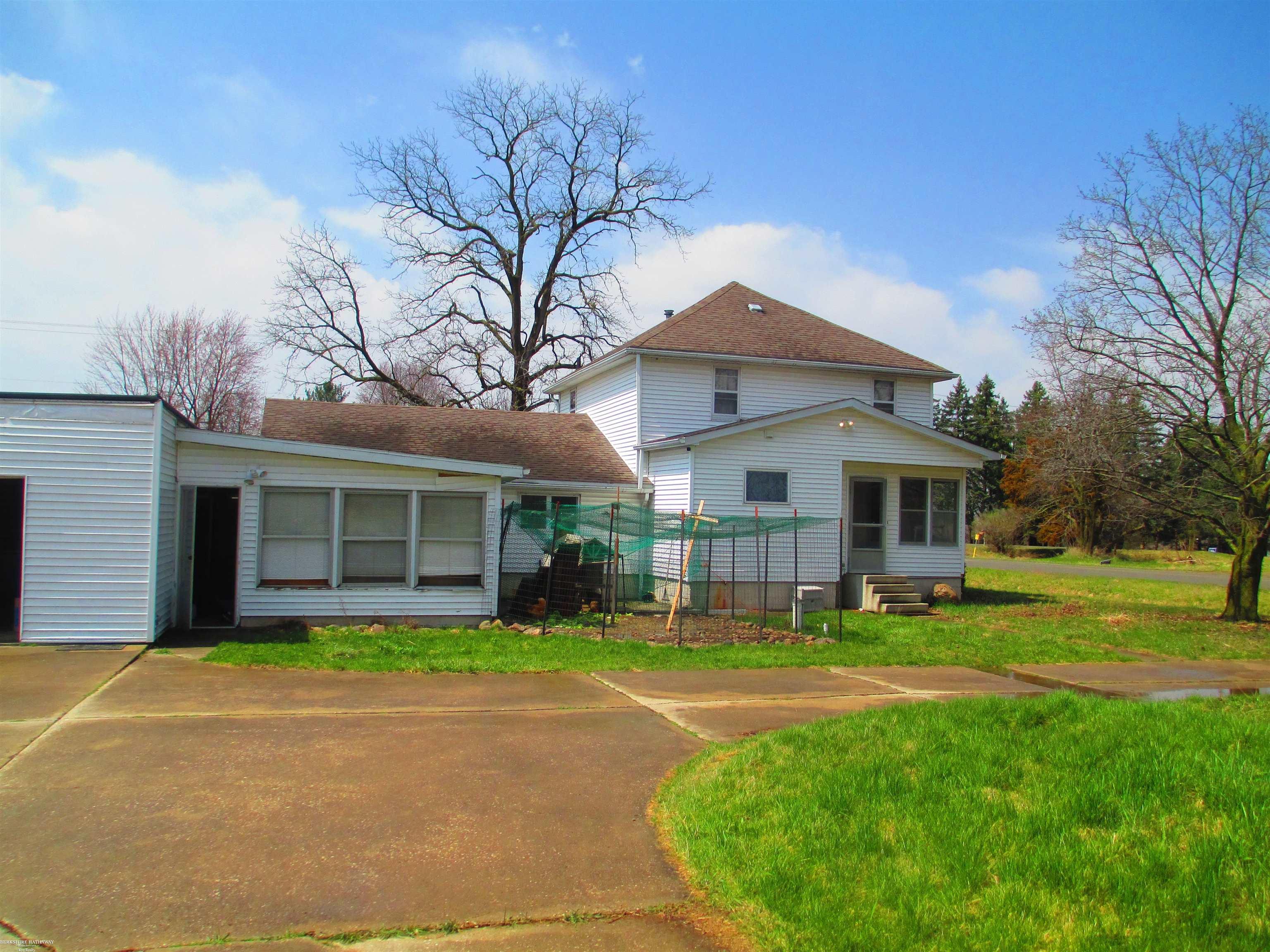 Owosso, Michigan 48867, United States, 4 Bedrooms Bedrooms, ,2 BathroomsBathrooms,Residential,Active,114600