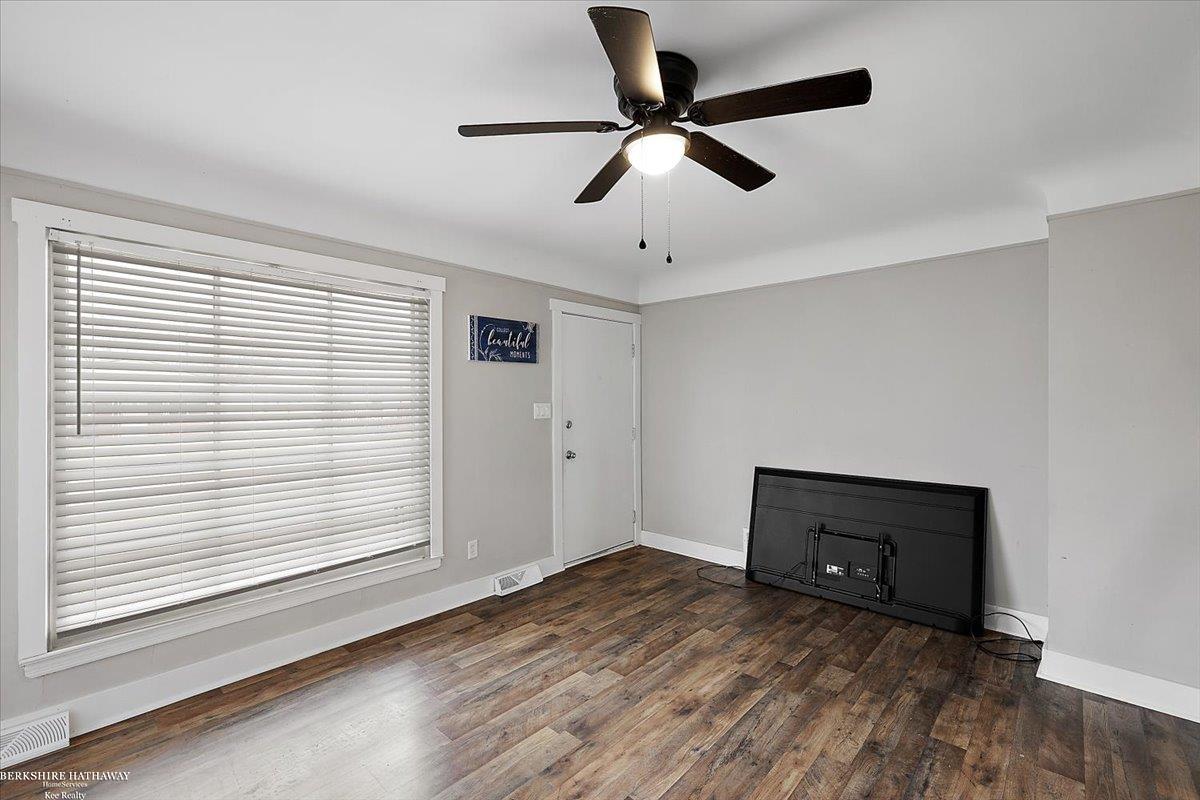 Roseville, Michigan 48066, United States, 3 Bedrooms Bedrooms, ,1 BathroomBathrooms,Residential,Active,95235