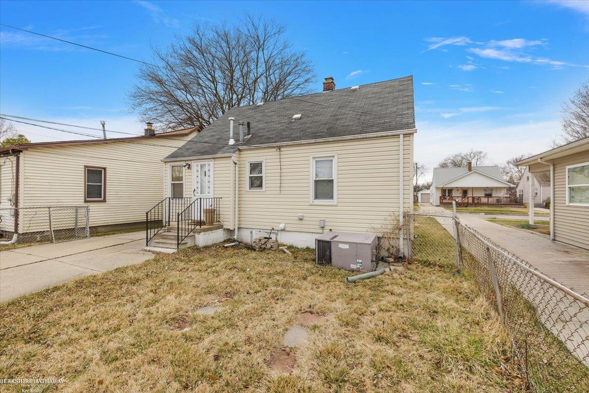 Roseville, Michigan 48066, United States, 3 Bedrooms Bedrooms, ,1 BathroomBathrooms,Residential,Active,95235