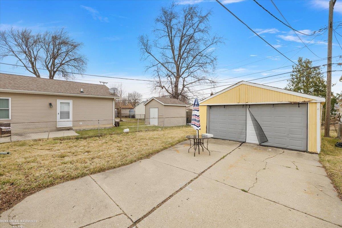 Roseville, Michigan 48066, United States, 3 Bedrooms Bedrooms, ,1 BathroomBathrooms,Residential,Active,95235