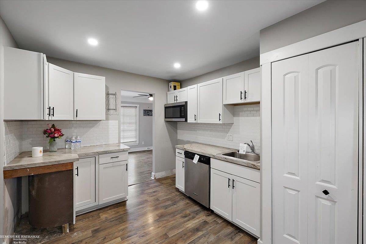 Roseville, Michigan 48066, United States, 3 Bedrooms Bedrooms, ,1 BathroomBathrooms,Residential,Active,95235