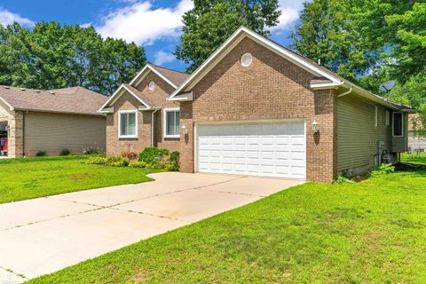 A home in Fort Gratiot