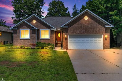 A home in Fort Gratiot