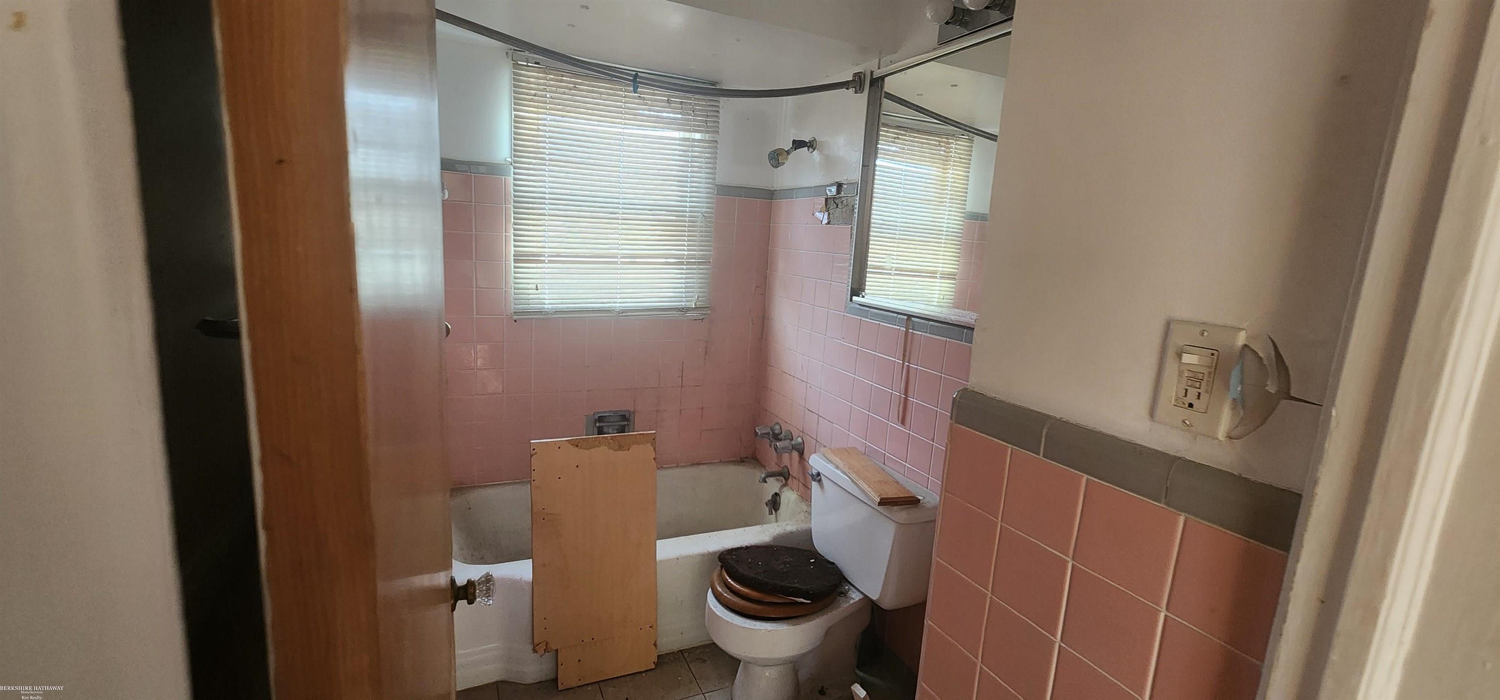 Flint, Michigan 48504, United States, 3 Bedrooms Bedrooms, ,2 BathroomsBathrooms,Residential,Active,105554