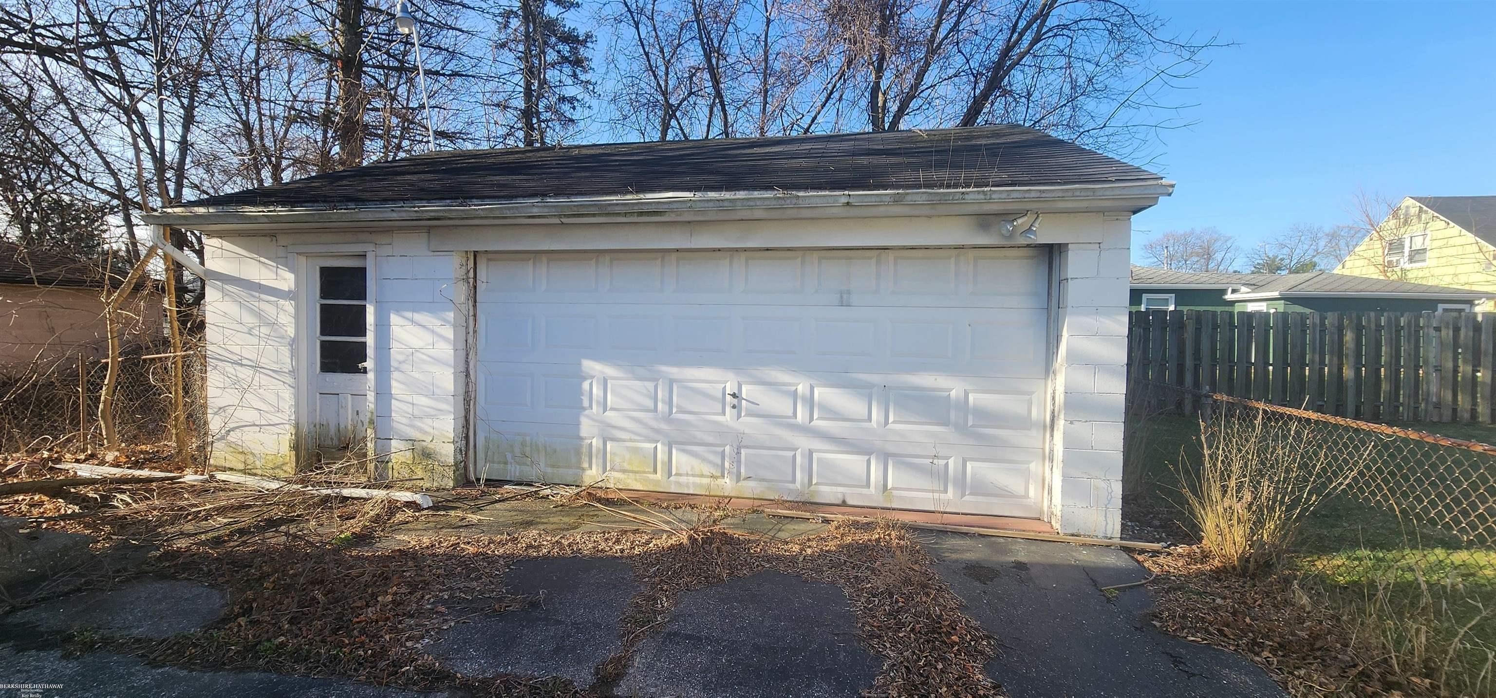 Flint, Michigan 48504, United States, 3 Bedrooms Bedrooms, ,2 BathroomsBathrooms,Residential,Active,105554