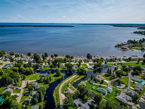 A home in Houghton Lake