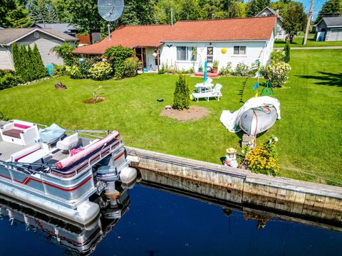 A home in Houghton Lake