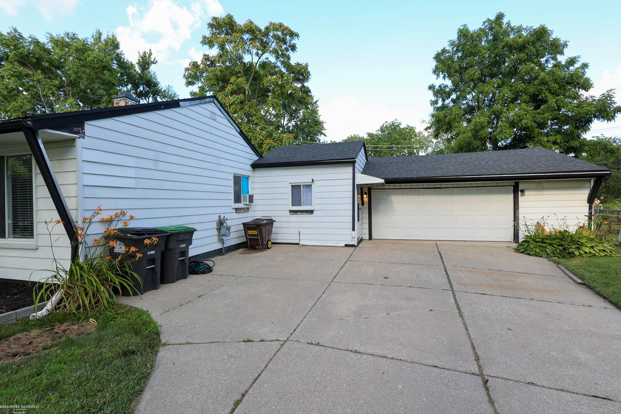 Taylor, Michigan 48180, United States, 3 Bedrooms Bedrooms, ,1 BathroomBathrooms,Residential,Active,163143