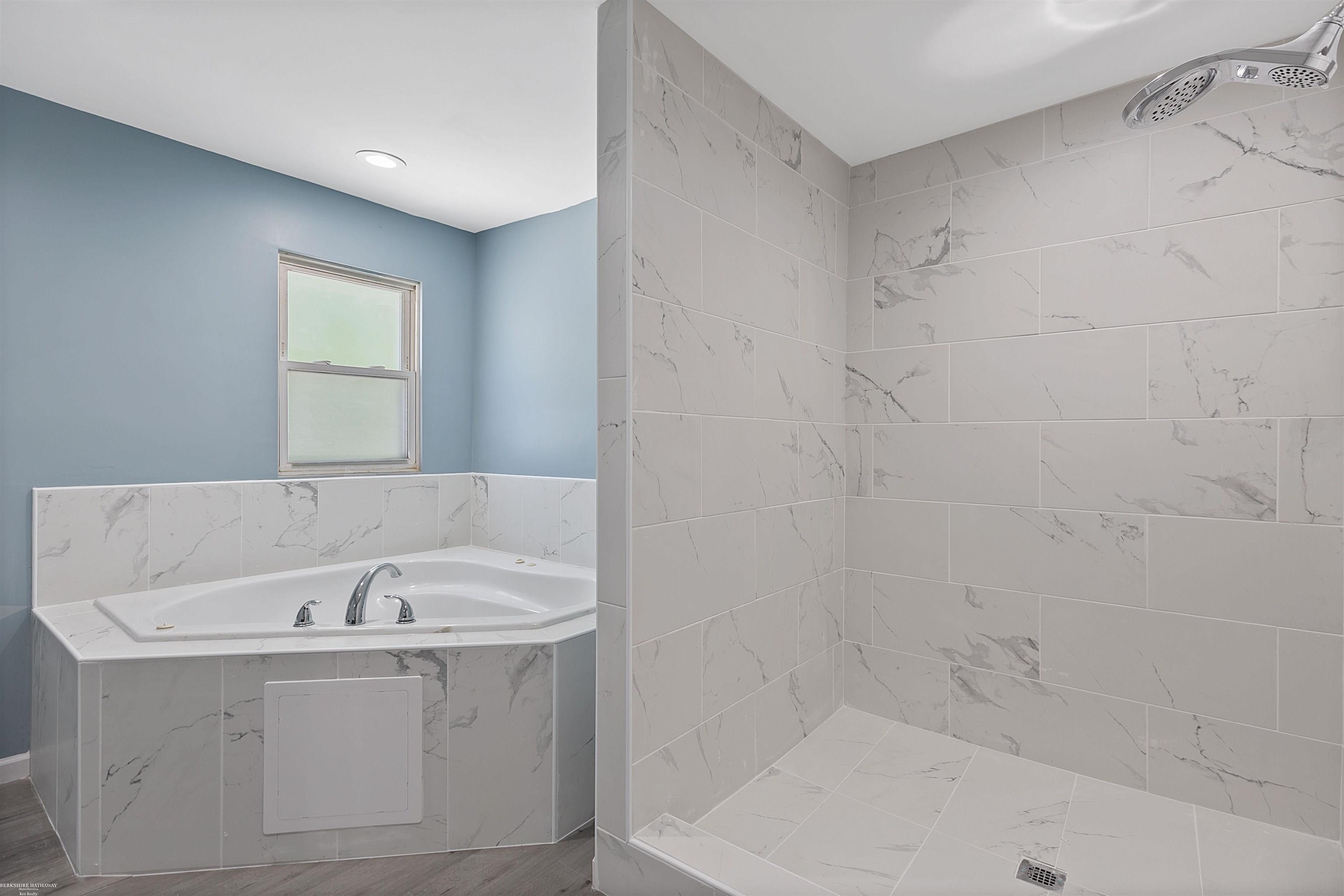 Algonac, Michigan 48001, United States, 3 Bedrooms Bedrooms, ,3 BathroomsBathrooms,Residential,Active,103932