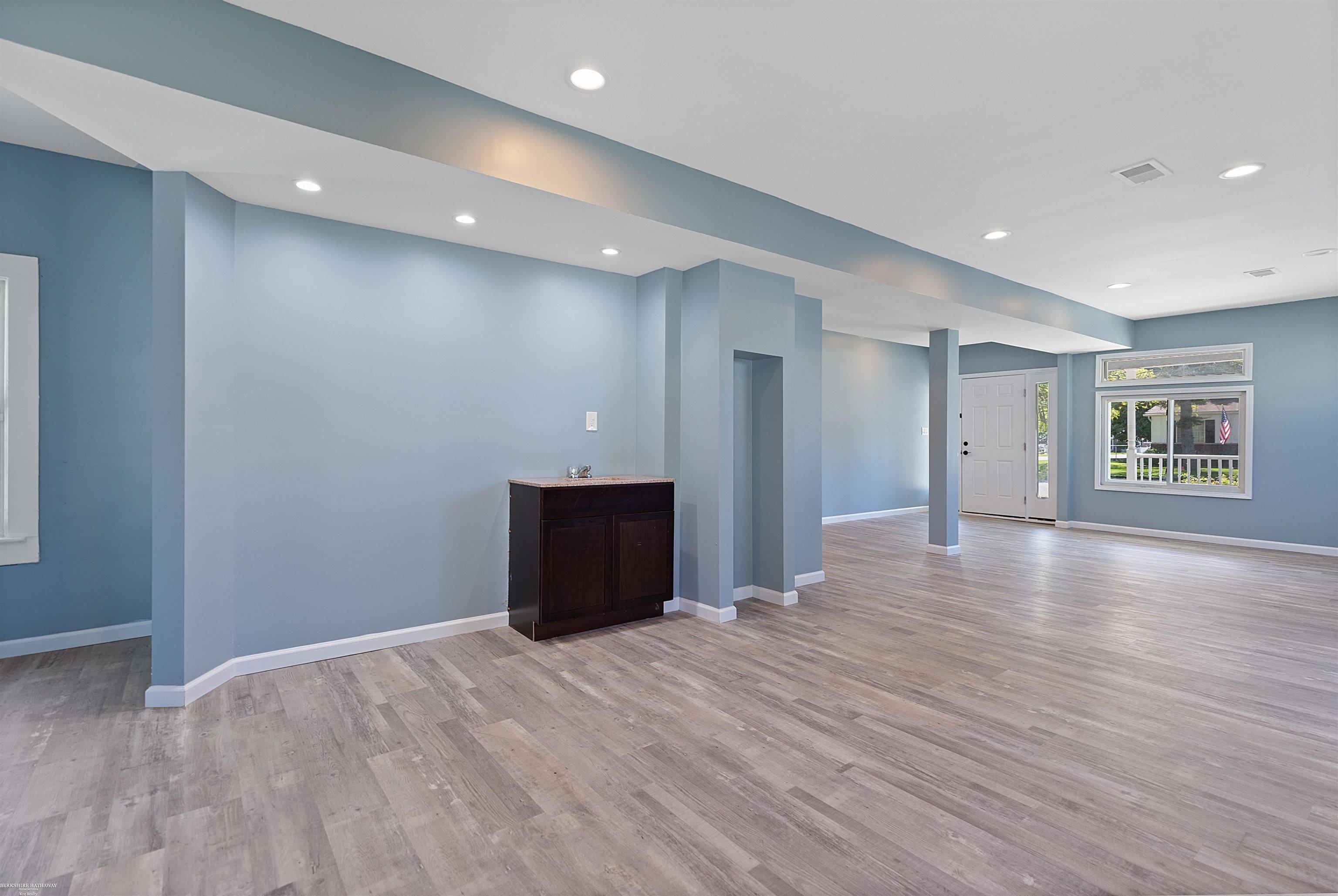 Algonac, Michigan 48001, United States, 3 Bedrooms Bedrooms, ,3 BathroomsBathrooms,Residential,Active,103932