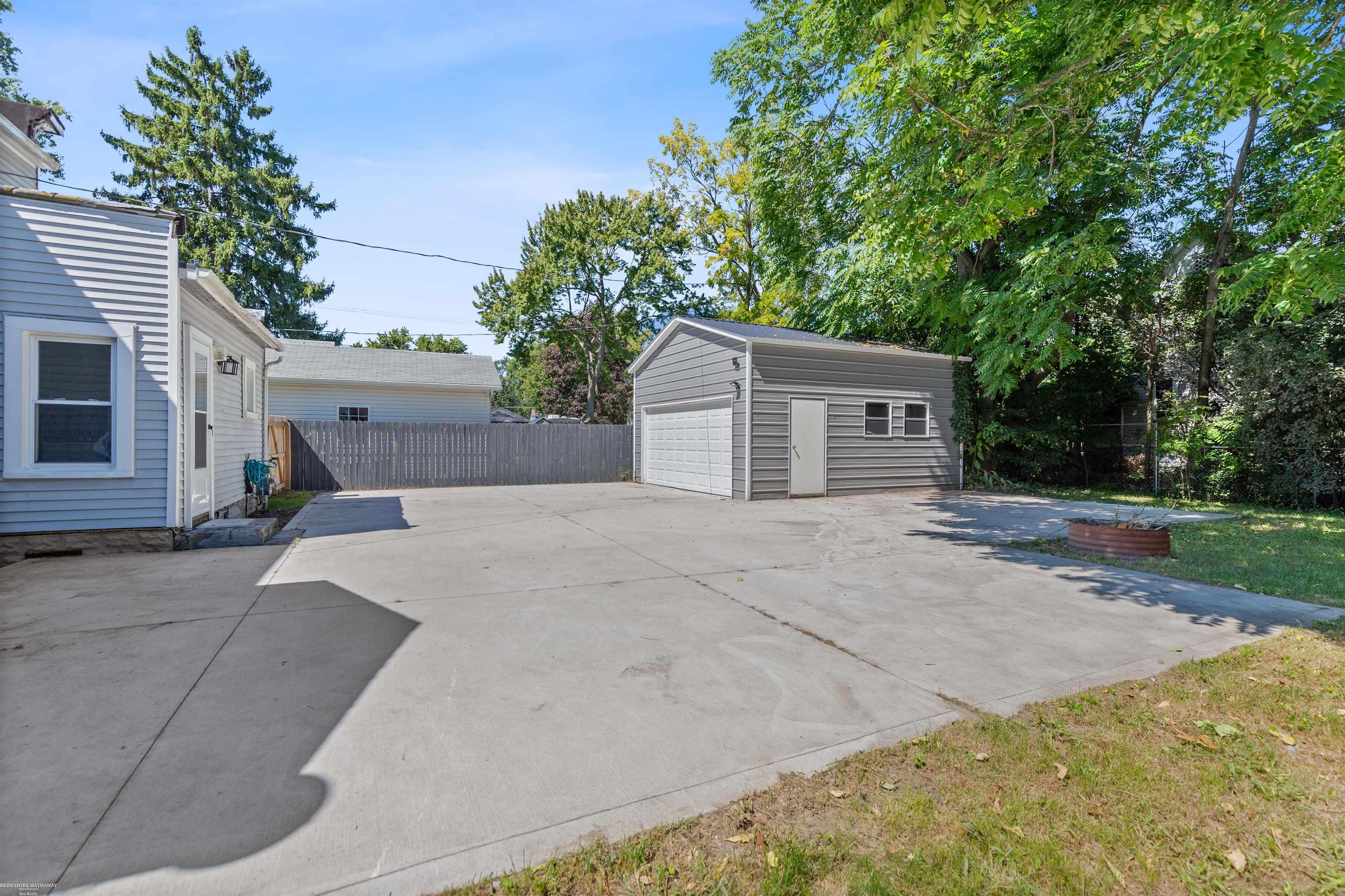 Algonac, Michigan 48001, United States, 3 Bedrooms Bedrooms, ,3 BathroomsBathrooms,Residential,Active,103932