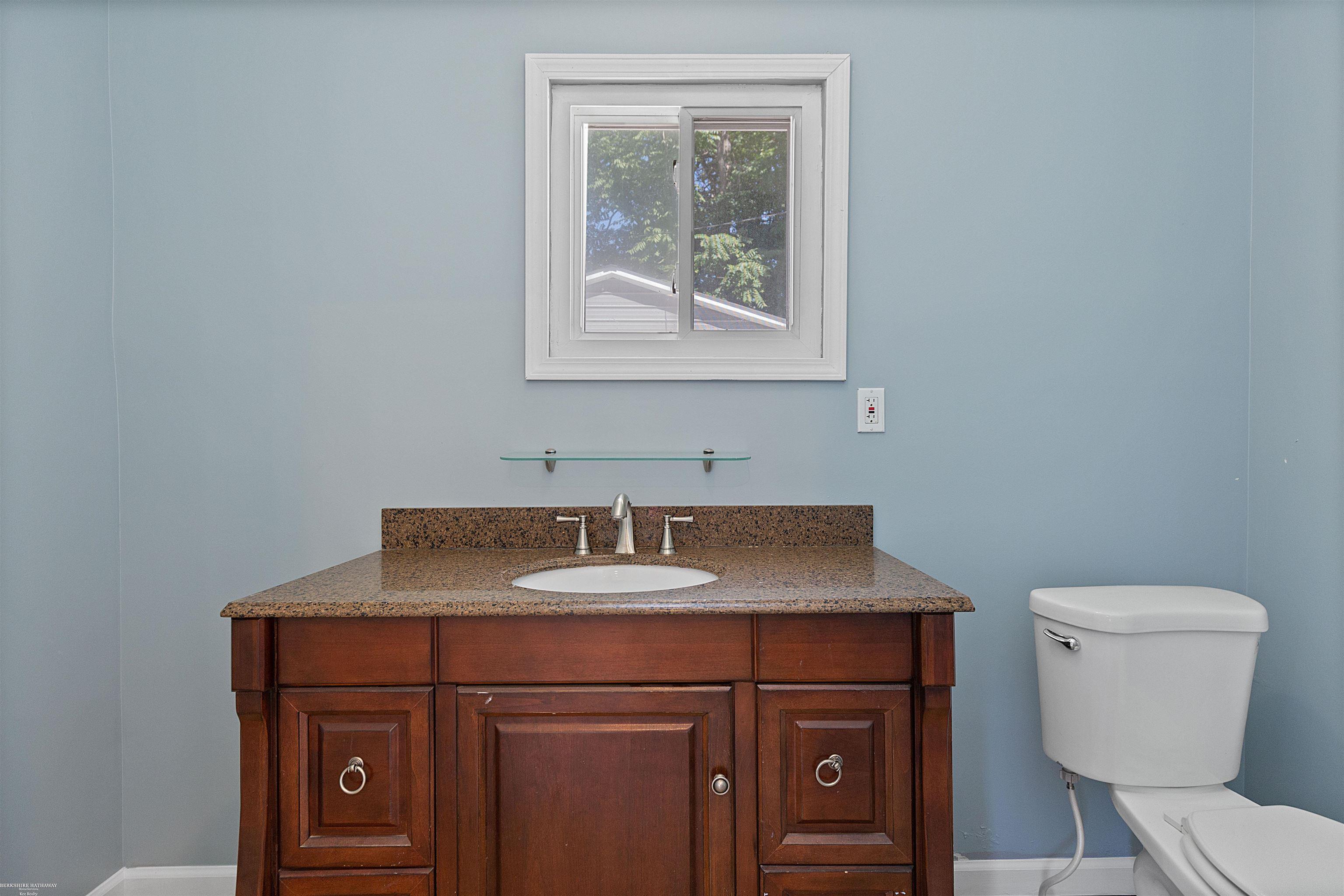 Algonac, Michigan 48001, United States, 3 Bedrooms Bedrooms, ,3 BathroomsBathrooms,Residential,Active,103932