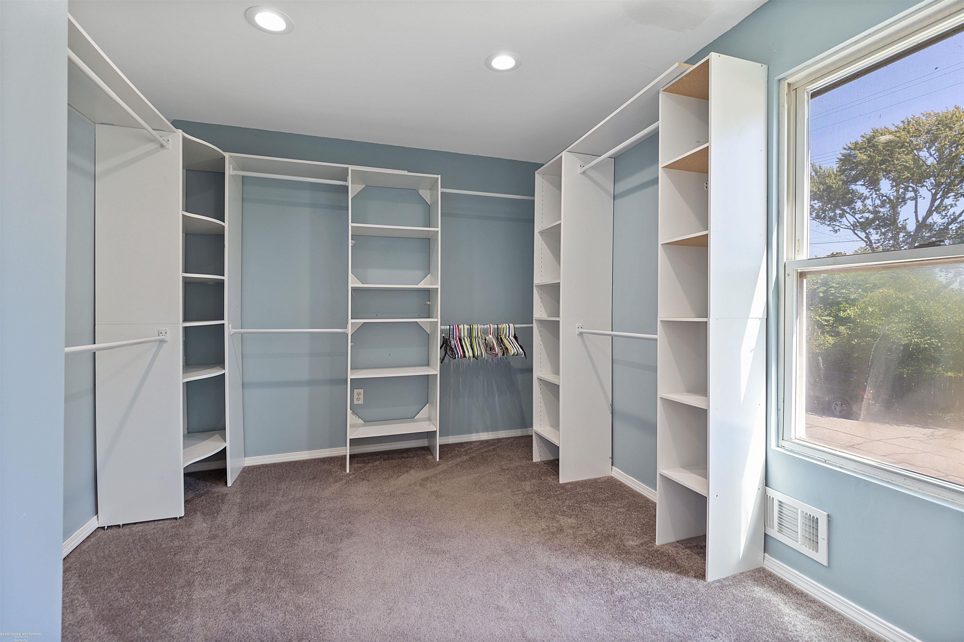 Algonac, Michigan 48001, United States, 3 Bedrooms Bedrooms, ,3 BathroomsBathrooms,Residential,Active,103932