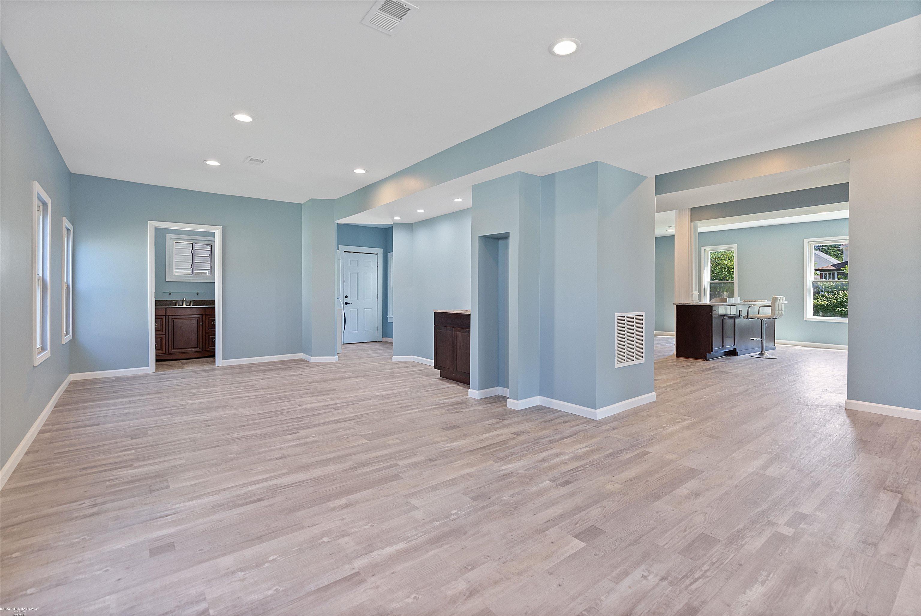 Algonac, Michigan 48001, United States, 3 Bedrooms Bedrooms, ,3 BathroomsBathrooms,Residential,Active,103932