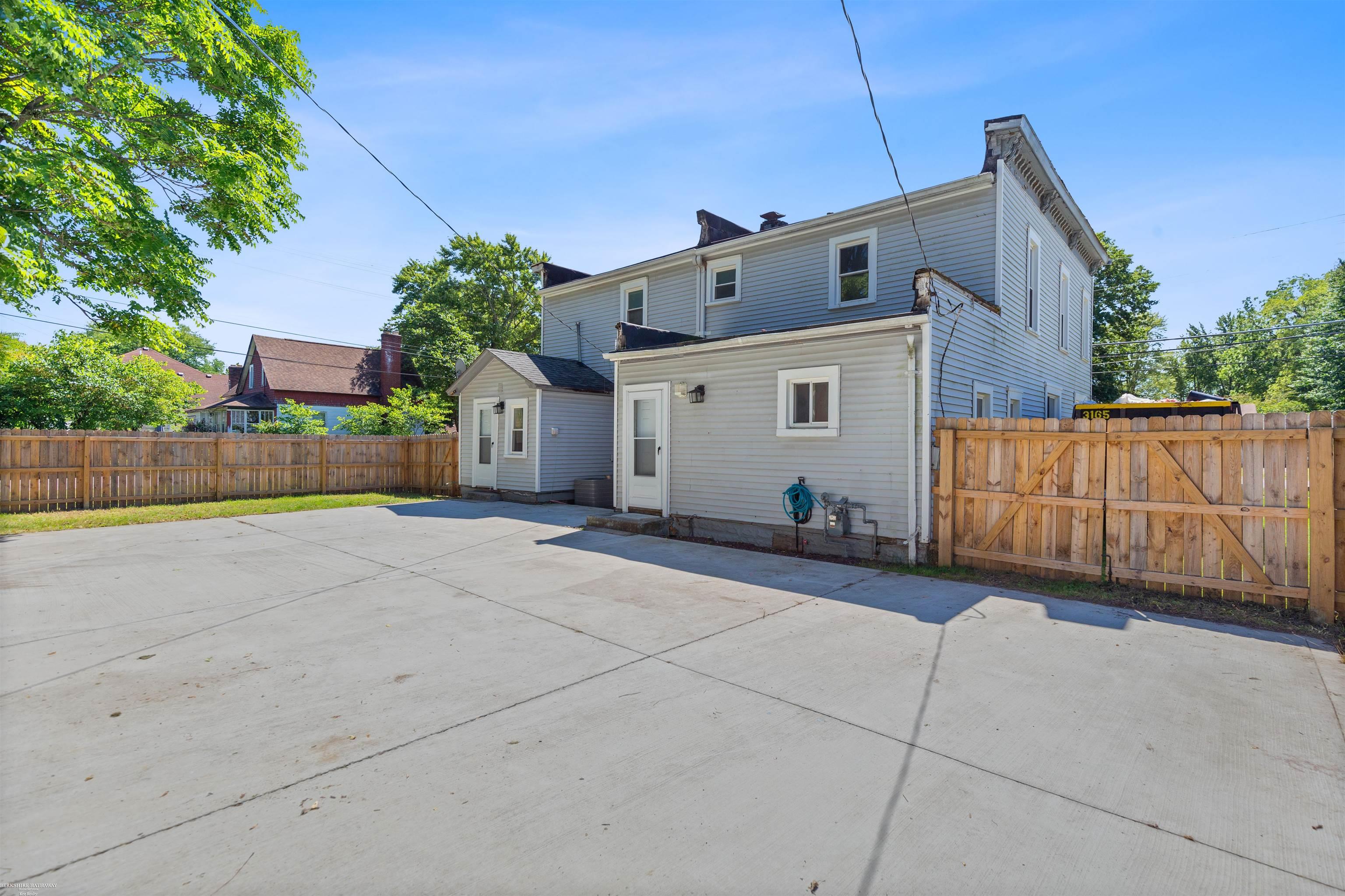 Algonac, Michigan 48001, United States, 3 Bedrooms Bedrooms, ,3 BathroomsBathrooms,Residential,Active,103932