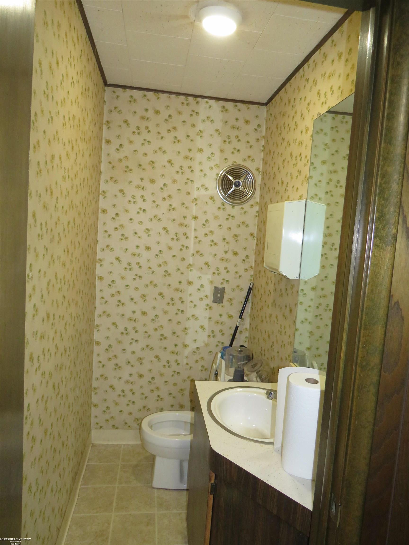 Warren, Michigan 48089, United States, ,Commercial,Pending,49007