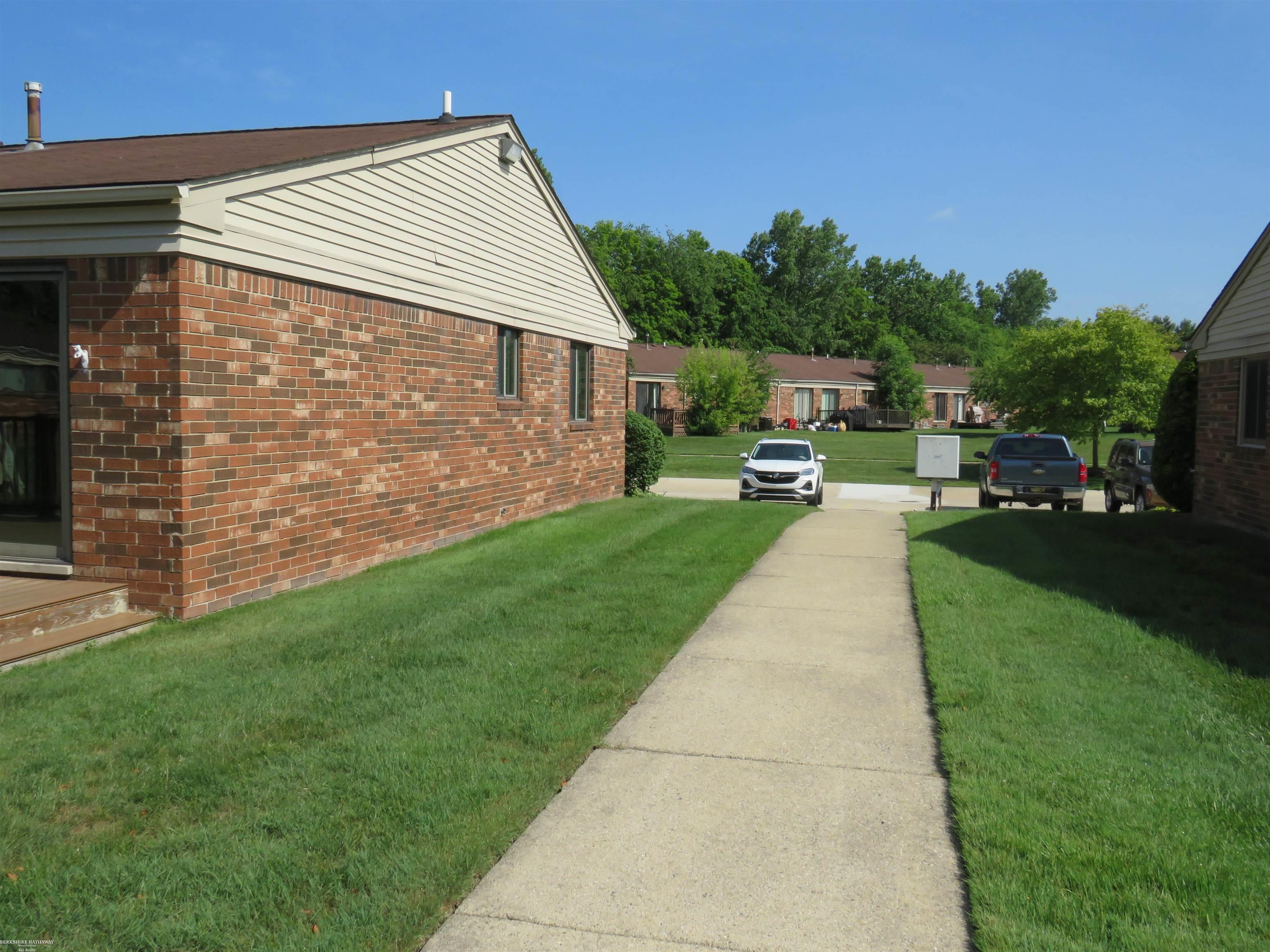 Washington Twp, Michigan 48094, United States, 2 Bedrooms Bedrooms, ,1 BathroomBathrooms,Residential,Active,158993